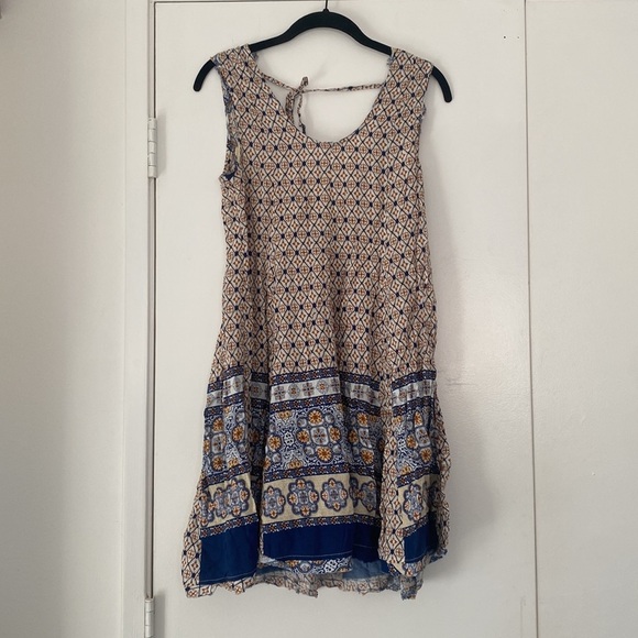 Daisies Flowy Sun dress with bohemian geometric print size small - Picture 4 of 13